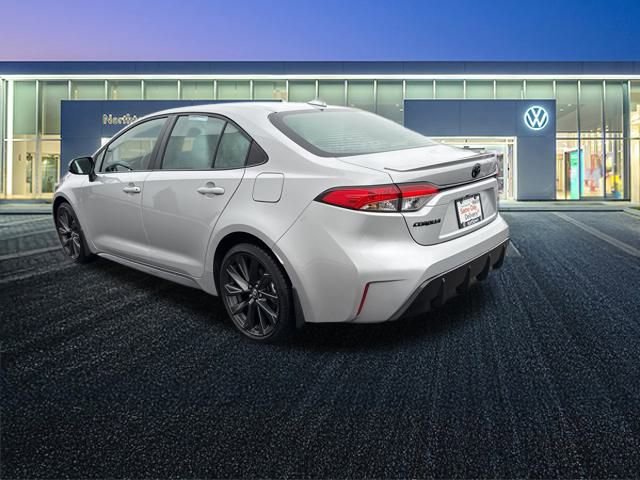 Used 2024 Toyota Corolla SE w/ SE Premium Package image 6