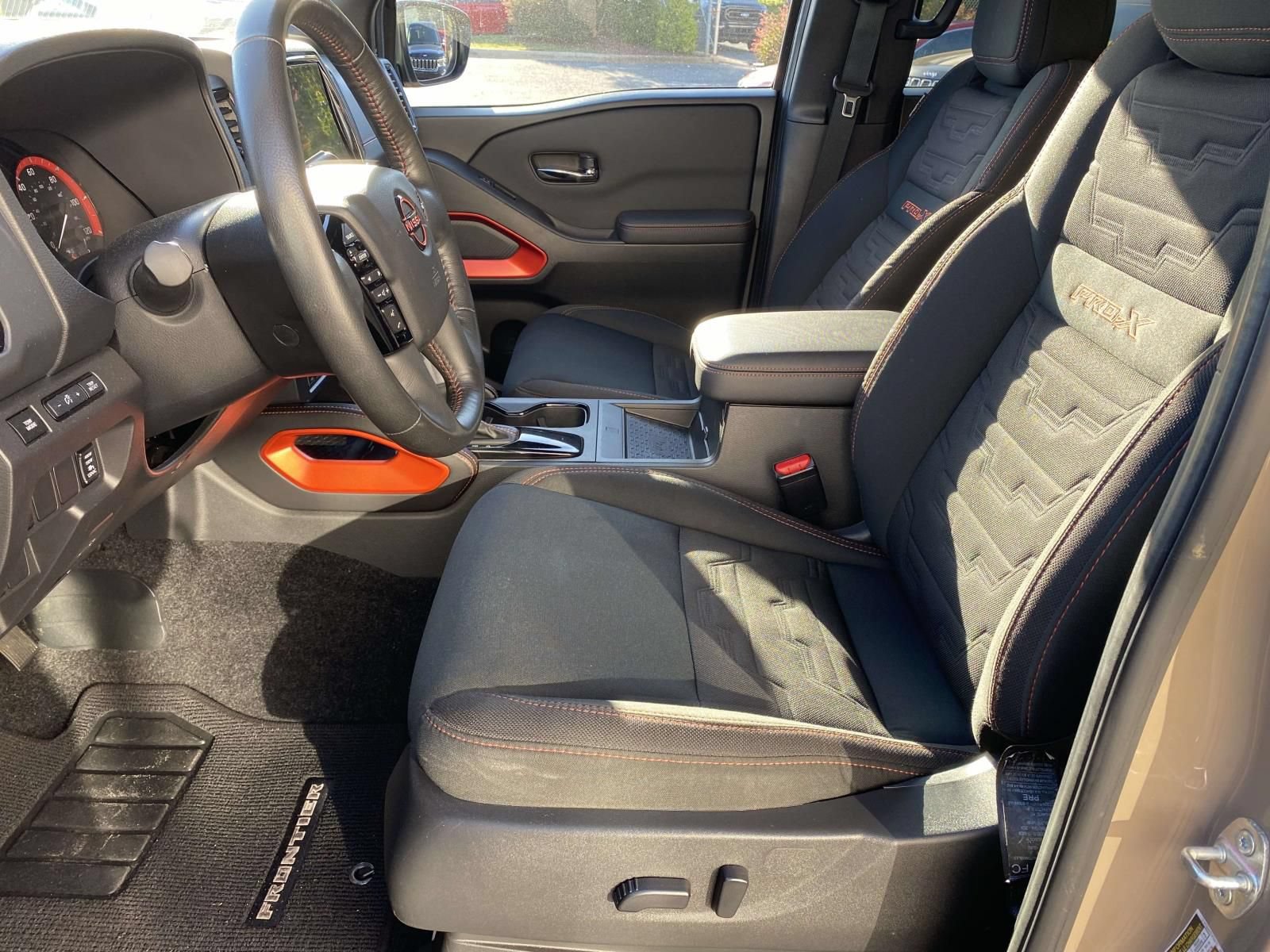 Used 2024 Nissan Frontier Pro-X w/ Pro Convenience Package RWD image 23