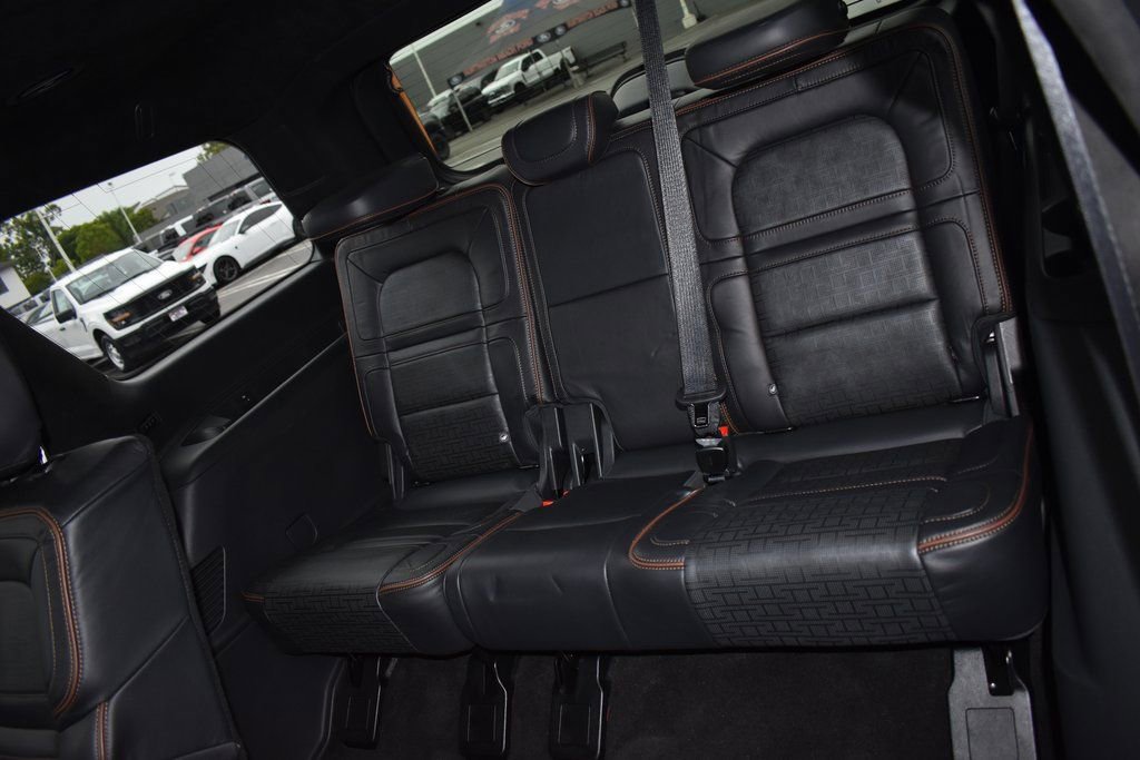Used 2024 Lincoln Navigator Black Label image 12