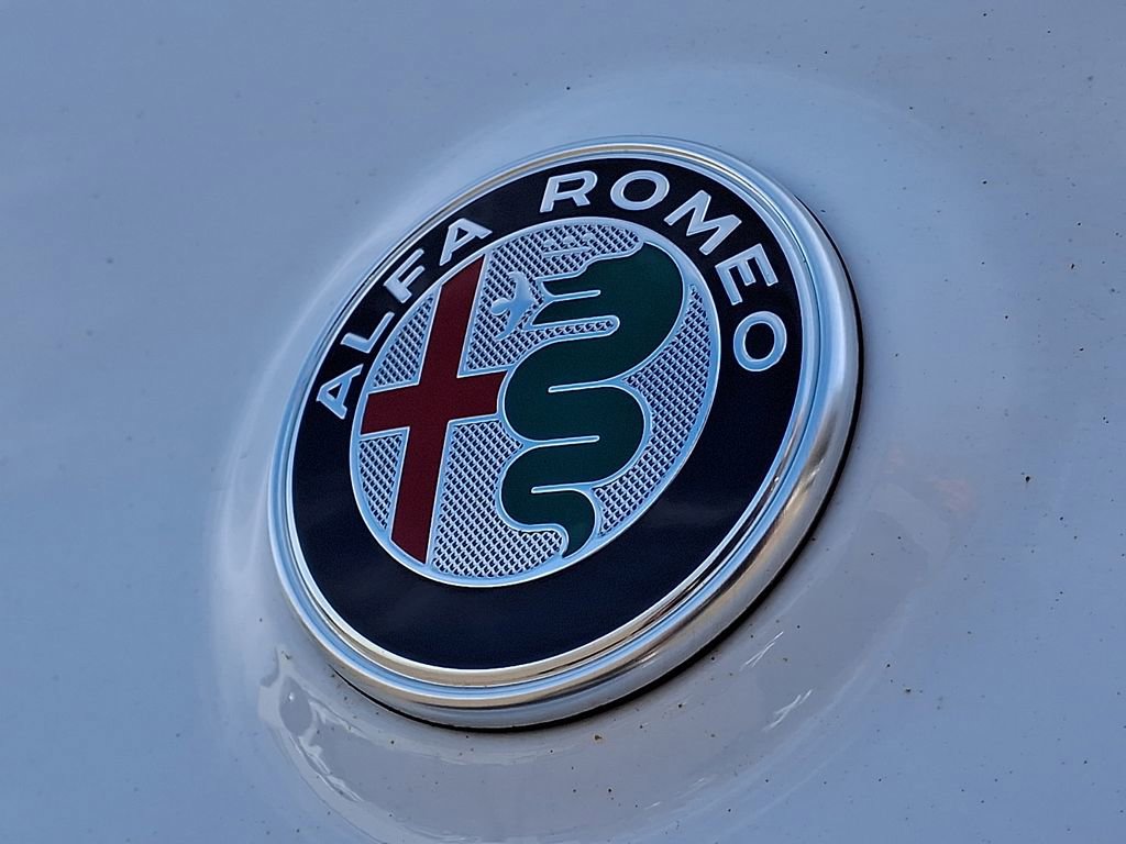 Used 2023 Alfa Romeo Stelvio Estrema image 33