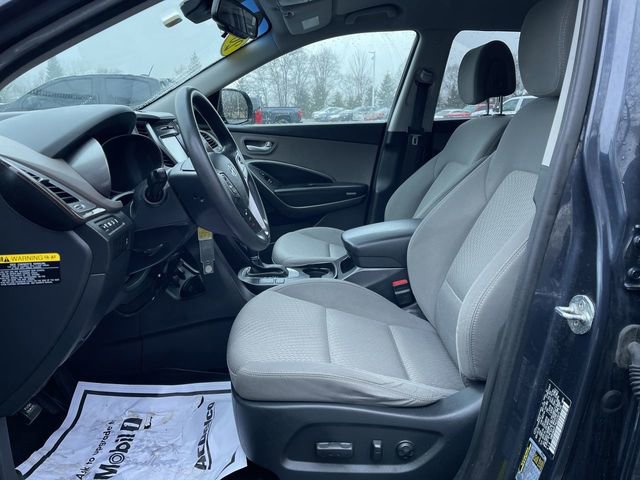 Used 2017 Hyundai Santa Fe SE w/ Cargo Package image 18