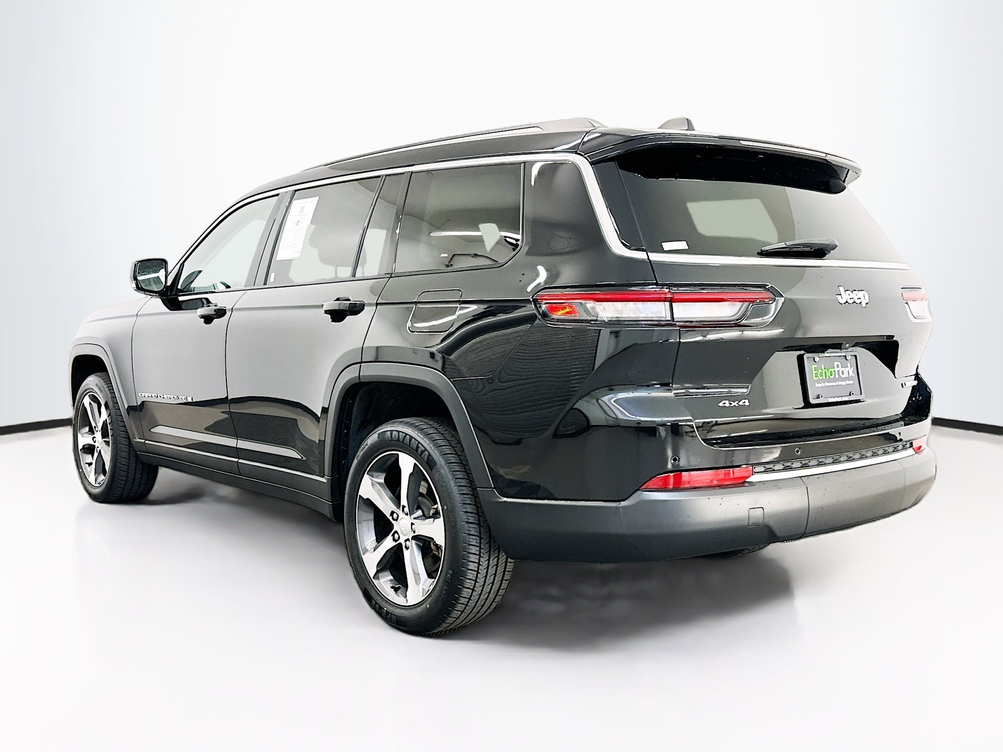 Used 2023 Jeep Grand Cherokee L Limited AWD/4WD image 5