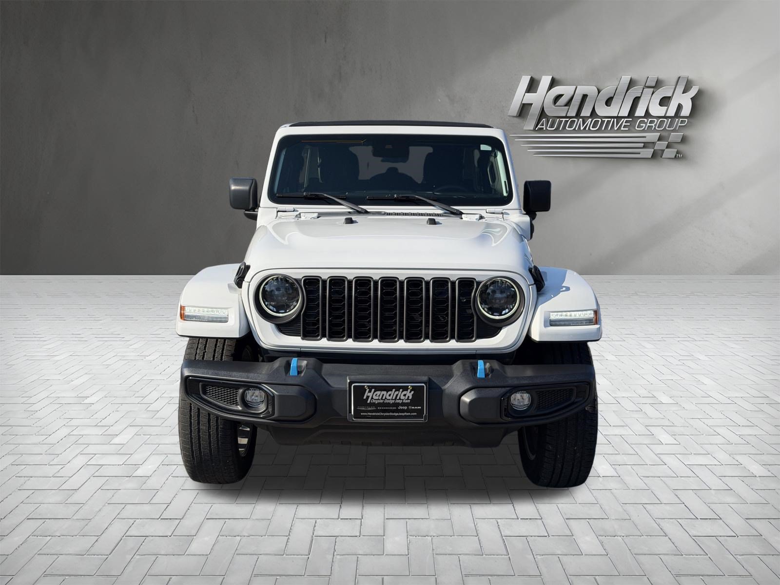 Used 2024 Jeep Wrangler Unlimited w/ Convenience Group AWD/4WD image 3