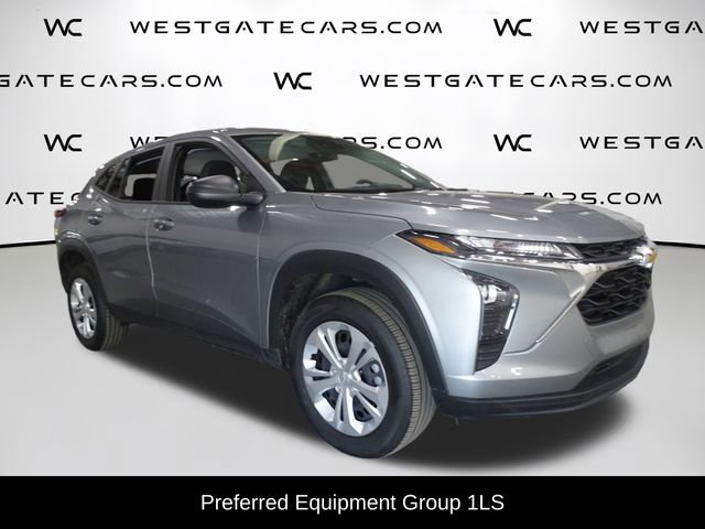 Used 2024 Chevrolet Trax LS image 2