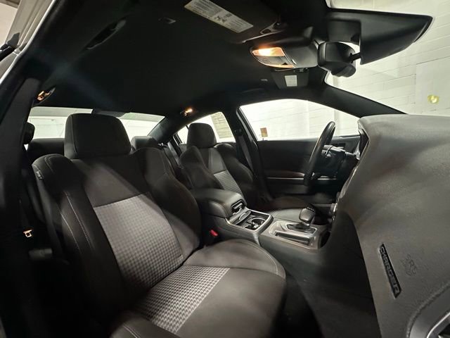 Used 2023 Dodge Charger R/T w/ Technology Group image 17