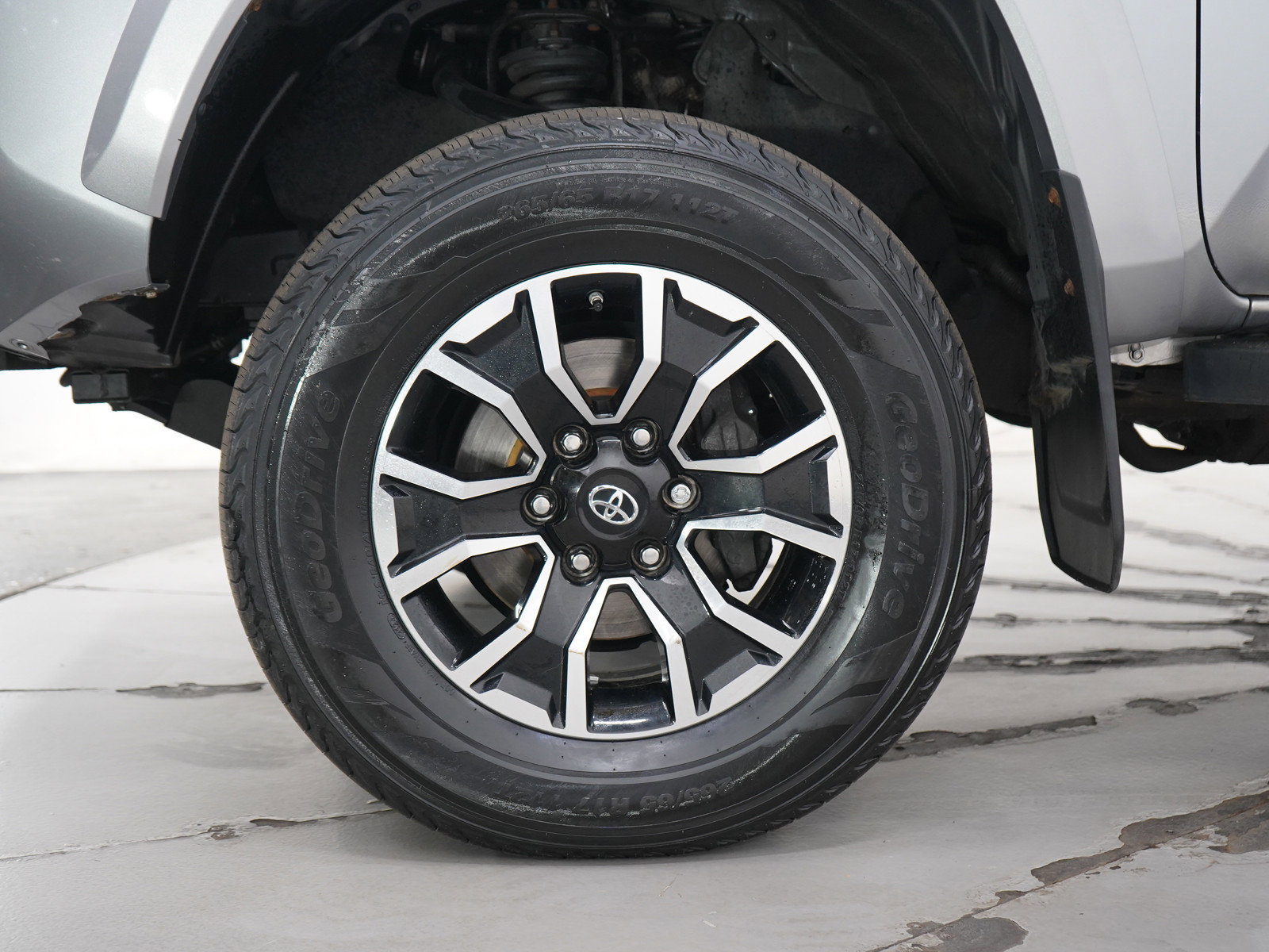 Used 2020 Toyota Tacoma TRD Sport AWD/4WD image 27