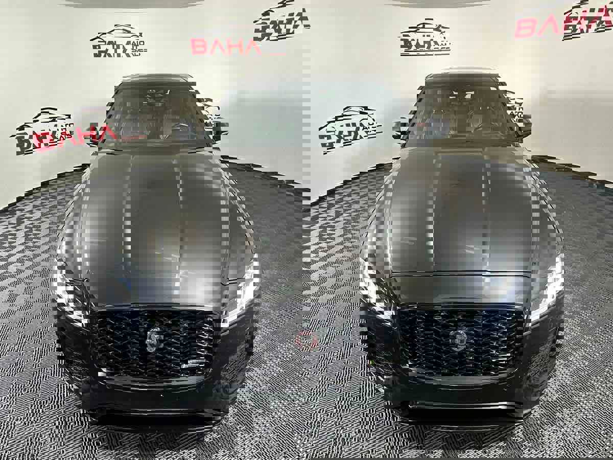 Used 2022 Jaguar XF R-Dynamic SE image 13