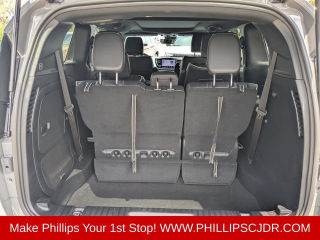 Used 2025 Chrysler Pacifica Premium FWD image 12