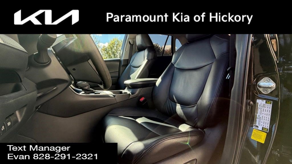 Used 2023 Toyota RAV4 AWD Hybrid image 3