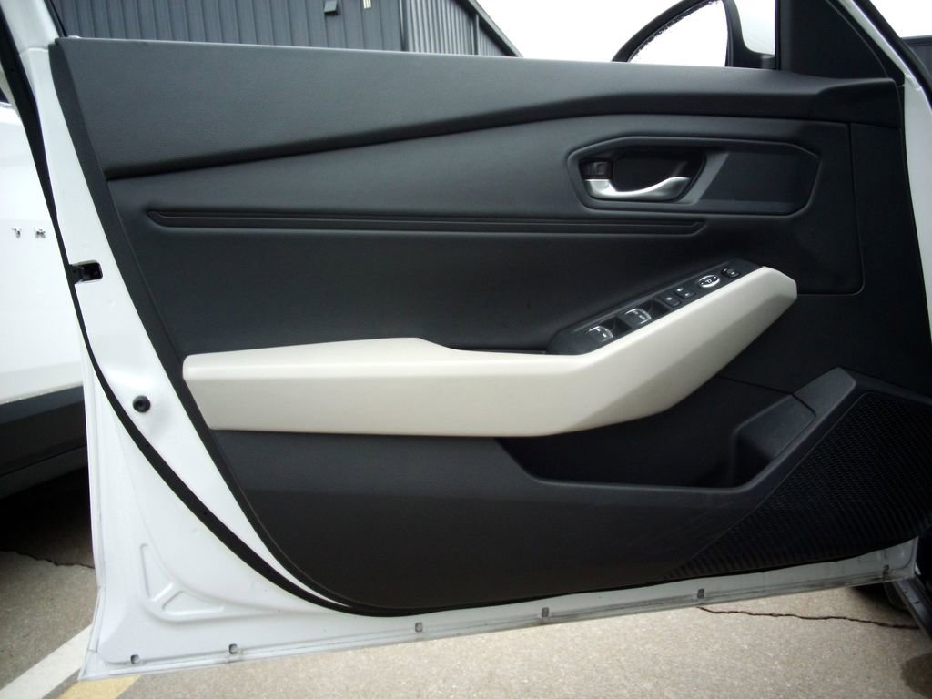 Used 2023 Honda Accord EX image 10