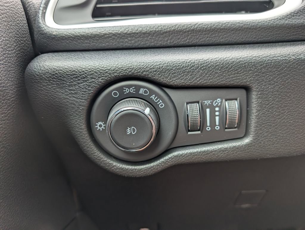 New 2026 Chrysler Pacifica Select w/ S Appearance Package image 36