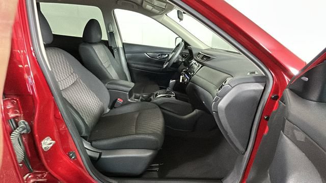 Used 2020 Nissan Rogue S FWD image 30