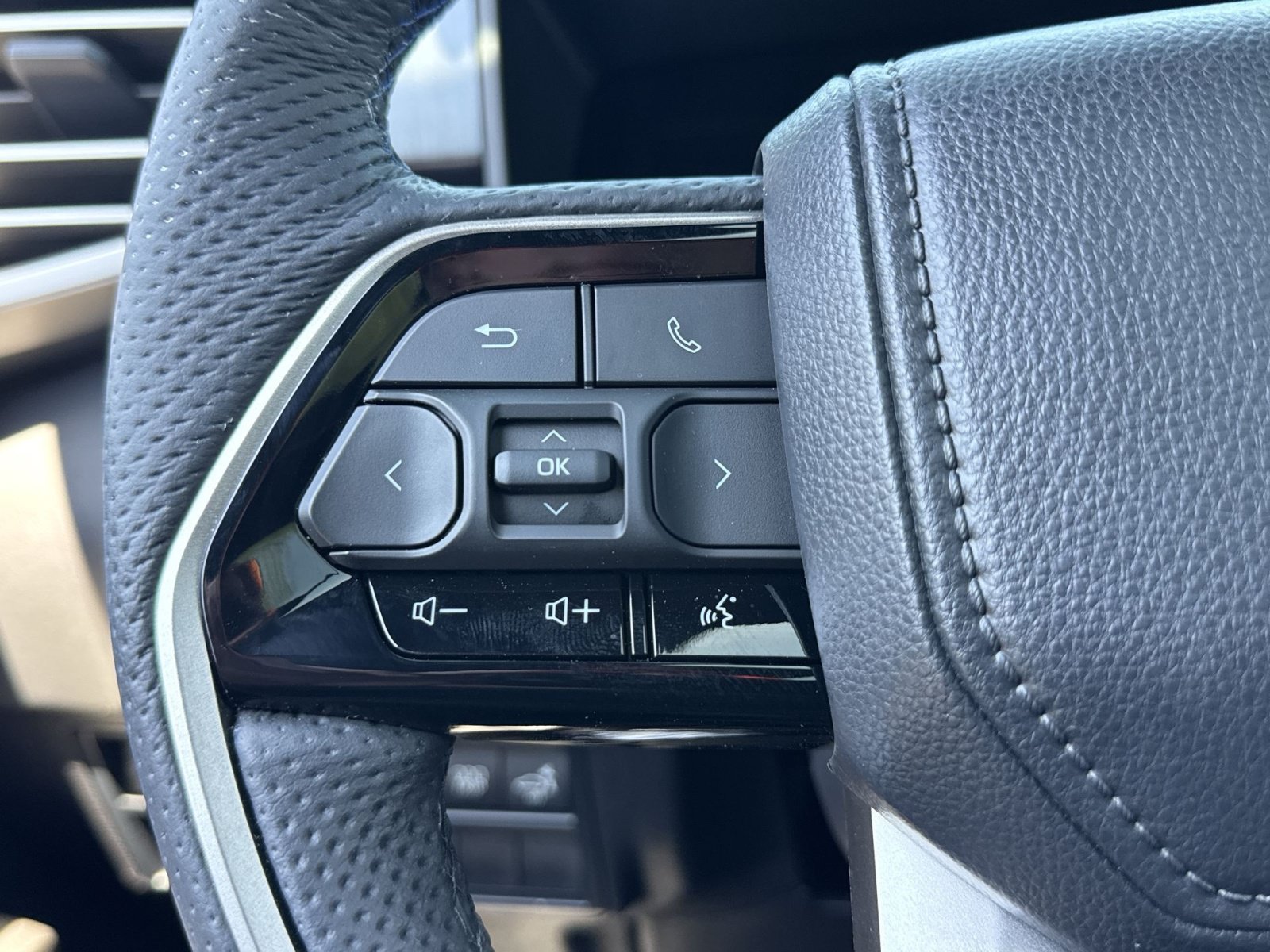 New 2026 Toyota Sequoia Platinum AWD/4WD image 41