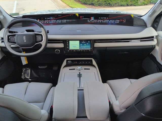 New 2026 Lincoln Navigator L Reserve AWD/4WD image 15