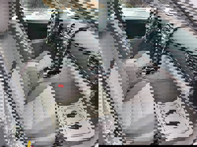 Used 2014 Toyota Camry XLE image 12