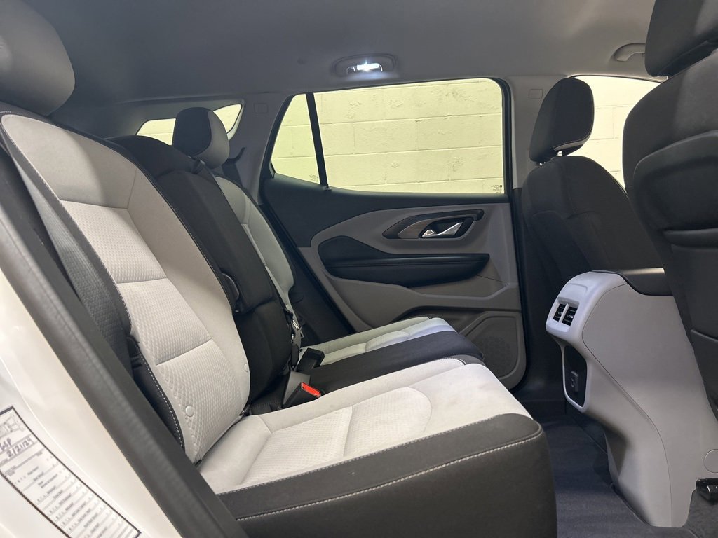 Used 2024 GMC Terrain SLE image 9