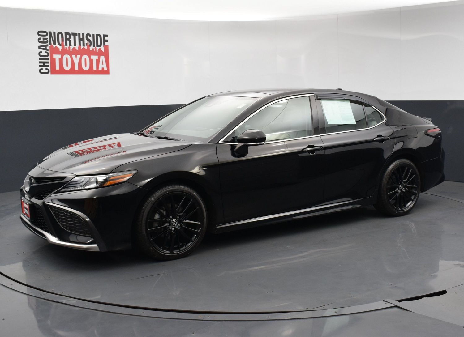 Used 2022 Toyota Camry XSE FWD image 8