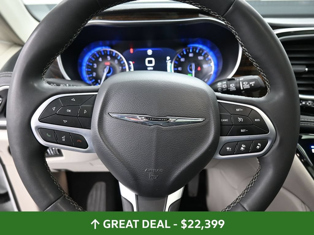Used 2023 Chrysler Pacifica Limited FWD image 40