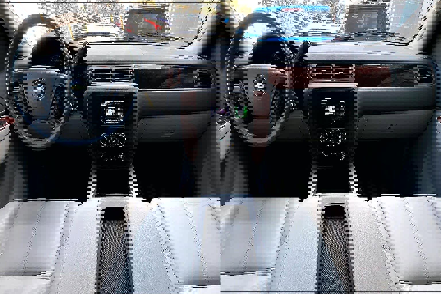 Used 2010 Chevrolet Suburban LT image 15