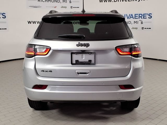 Used 2024 Jeep Compass Limited w/ High Altitude Package AWD/4WD image 5