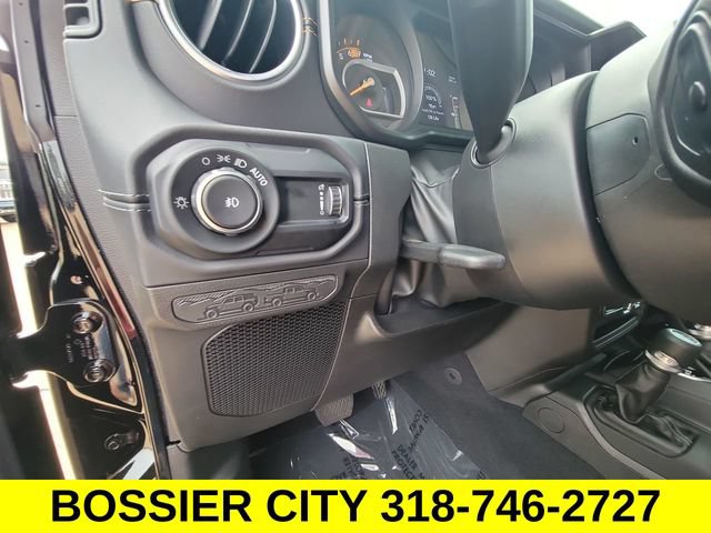 Used 2024 Jeep Wrangler Unlimited Sahara w/ Safety Group AWD/4WD image 18