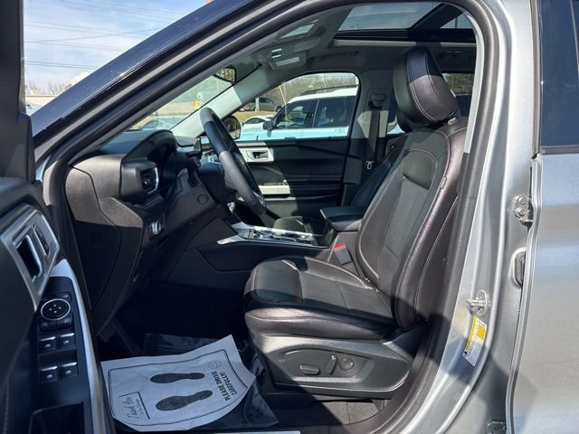 Used 2022 Ford Explorer Limited w/ Equipment Group 301A image 12