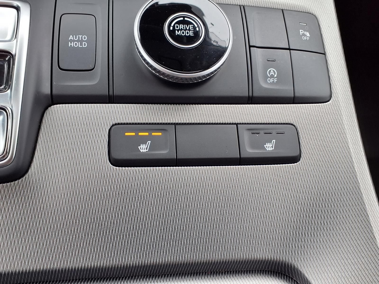 Used 2022 Hyundai Palisade SEL w/ Winter Package FWD image 13