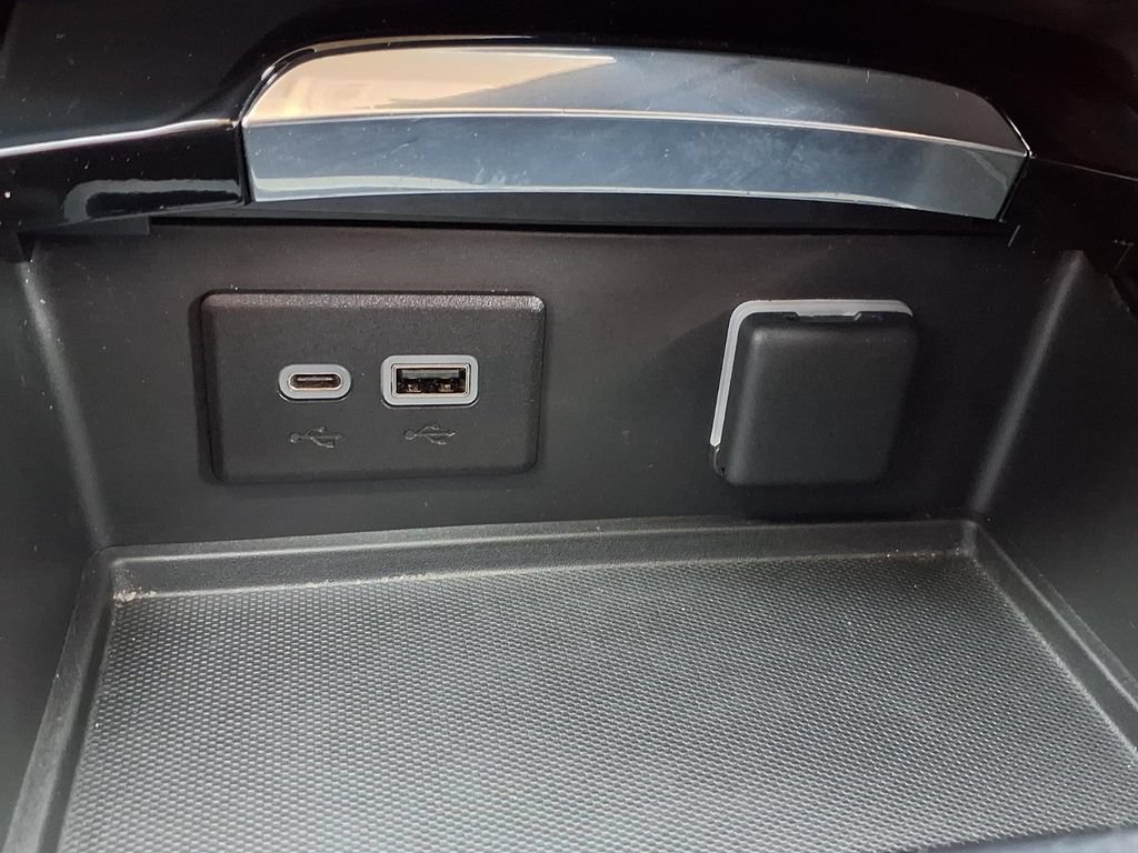 Used 2023 Buick Envision Preferred w/ Premium Seat Package AWD/4WD image 10