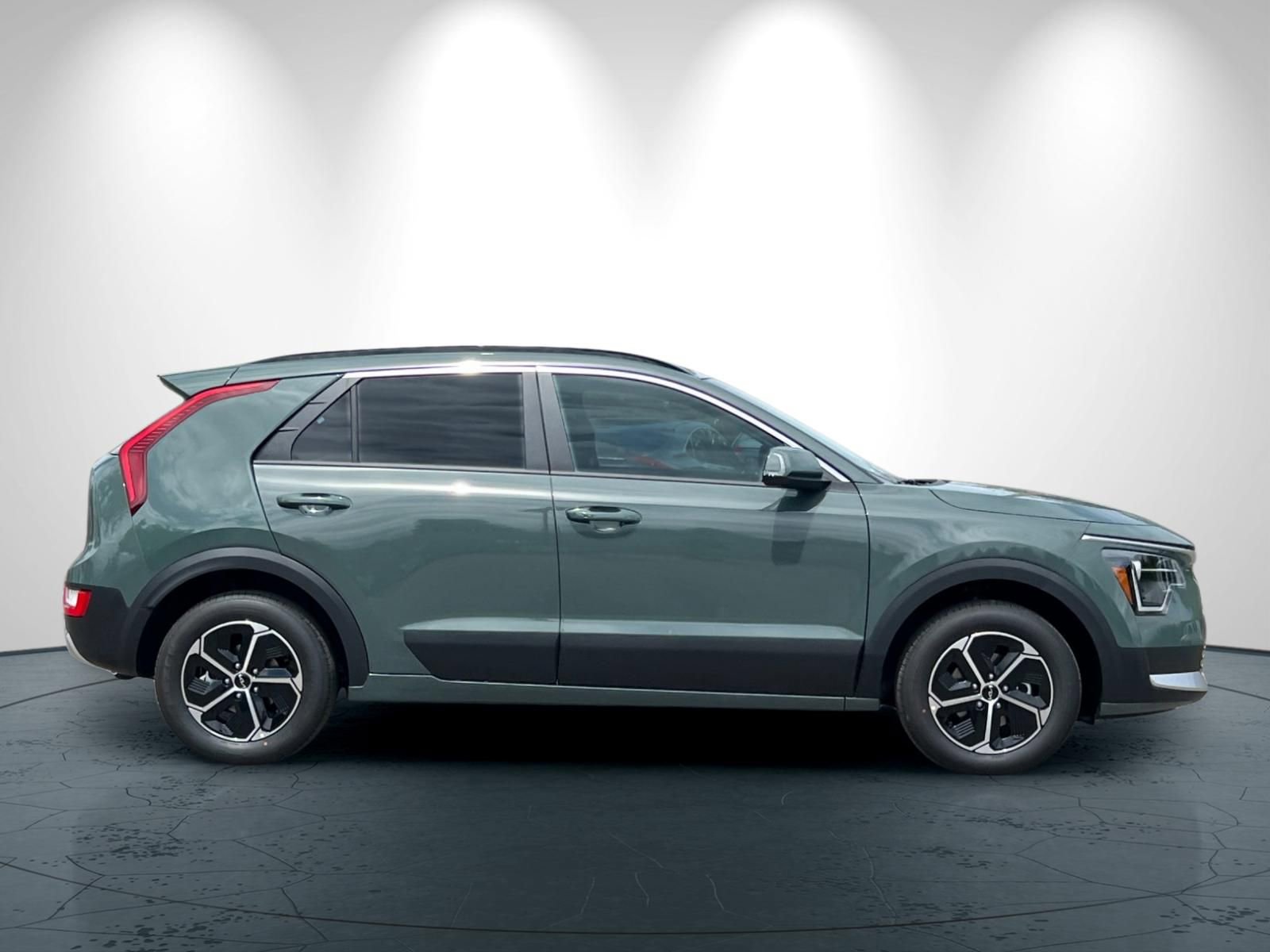 New 2026 Kia Niro EX FWD image 3