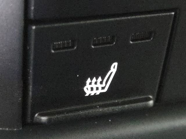 Used 2025 Toyota Sienna XLE image 36