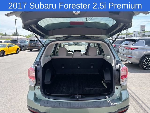 Used 2017 Subaru Forester 2.5i Premium w/ All-Weather Package AWD/4WD image 29