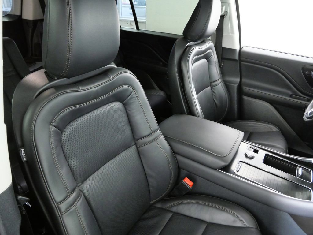 Certified 2025 Lincoln Aviator Reserve w/ Illumination Package image 12