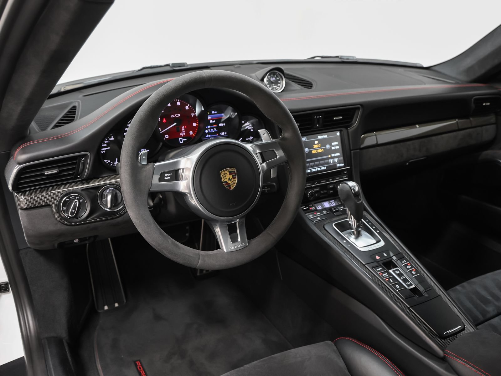 Certified 2016 Porsche 911 Carrera GTS RWD image 42