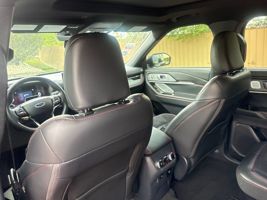 Used 2025 Ford Explorer ST AWD/4WD image 24