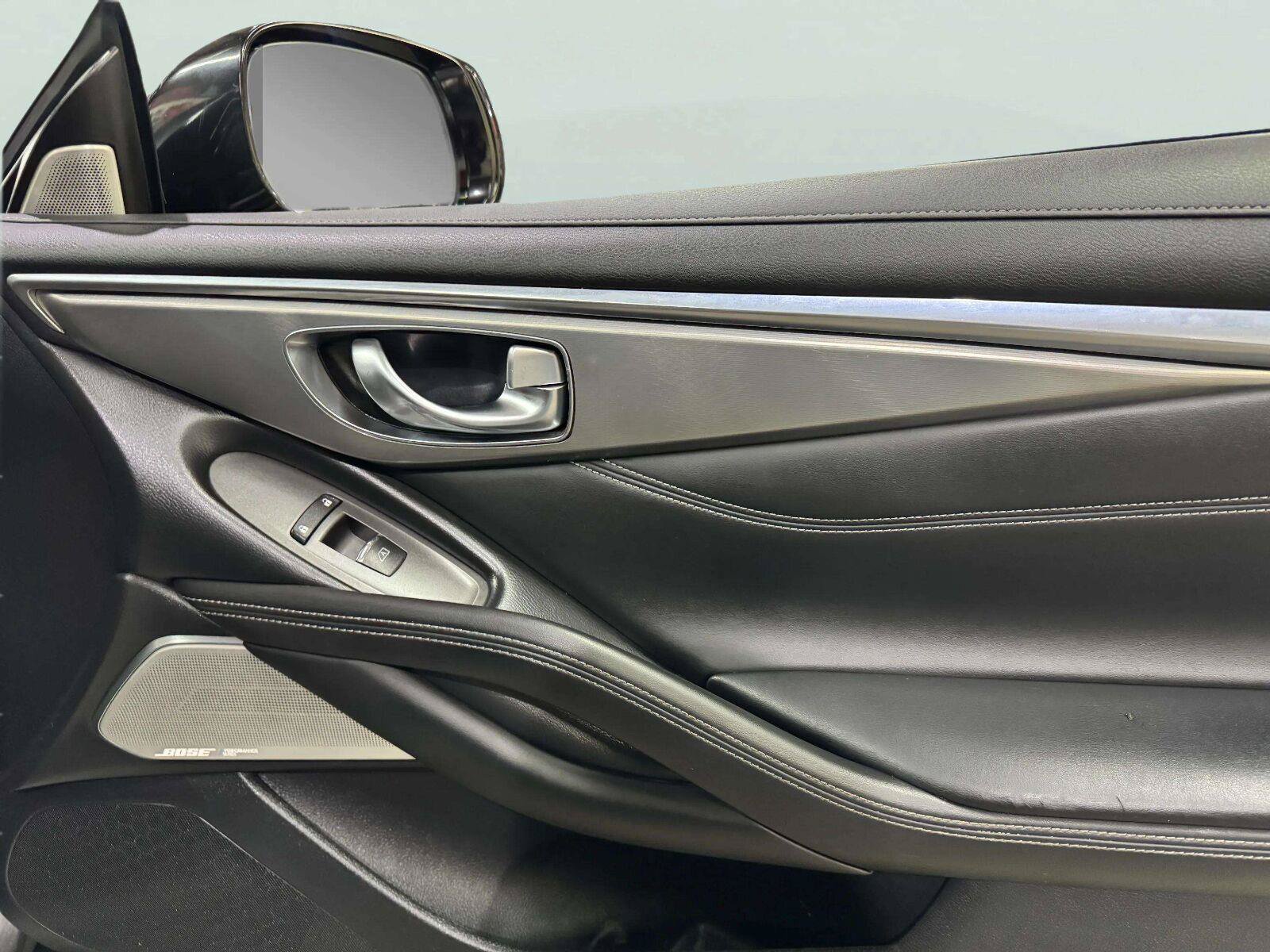 Used 2017 INFINITI Q60 3.0t w/ Premium Plus Package 3.0T AWD/4WD image 31