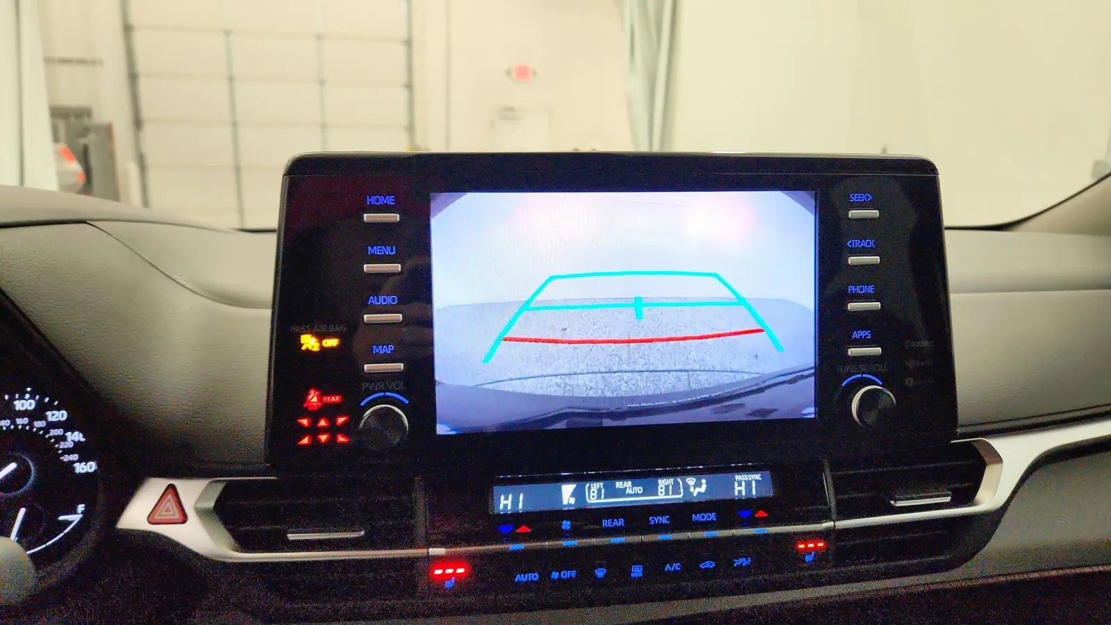 Used 2024 Toyota Sienna XLE image 37