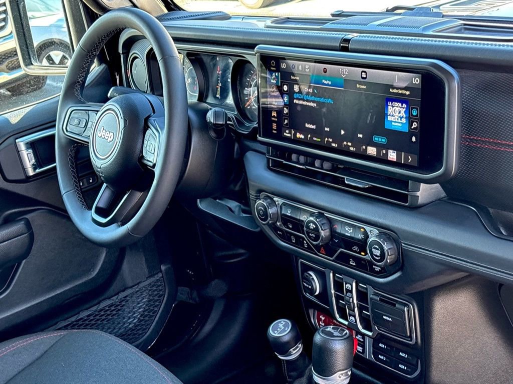Used 2025 Jeep Wrangler Unlimited Rubicon image 27