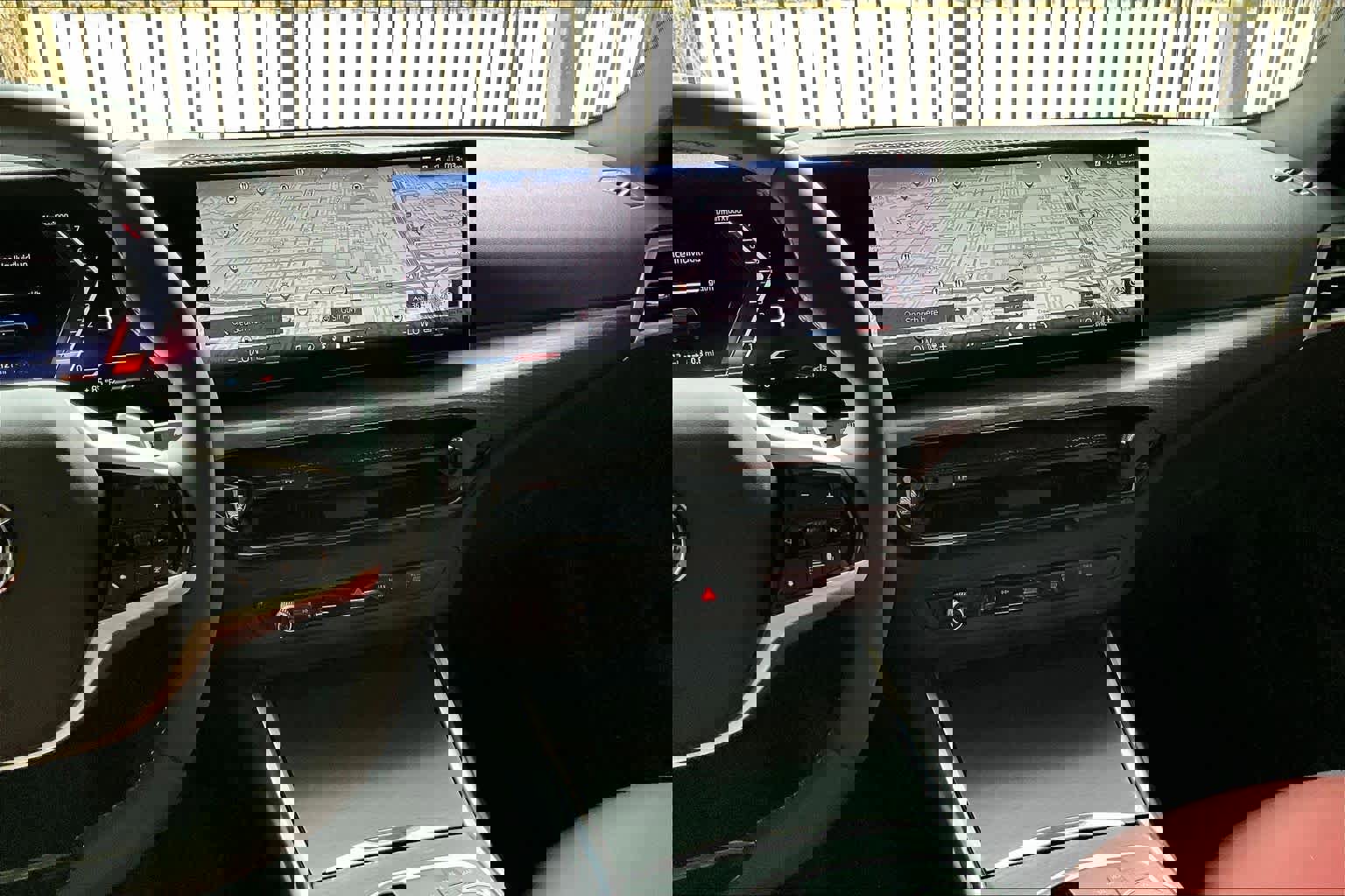 Used 2025 BMW 330i Sedan image 6