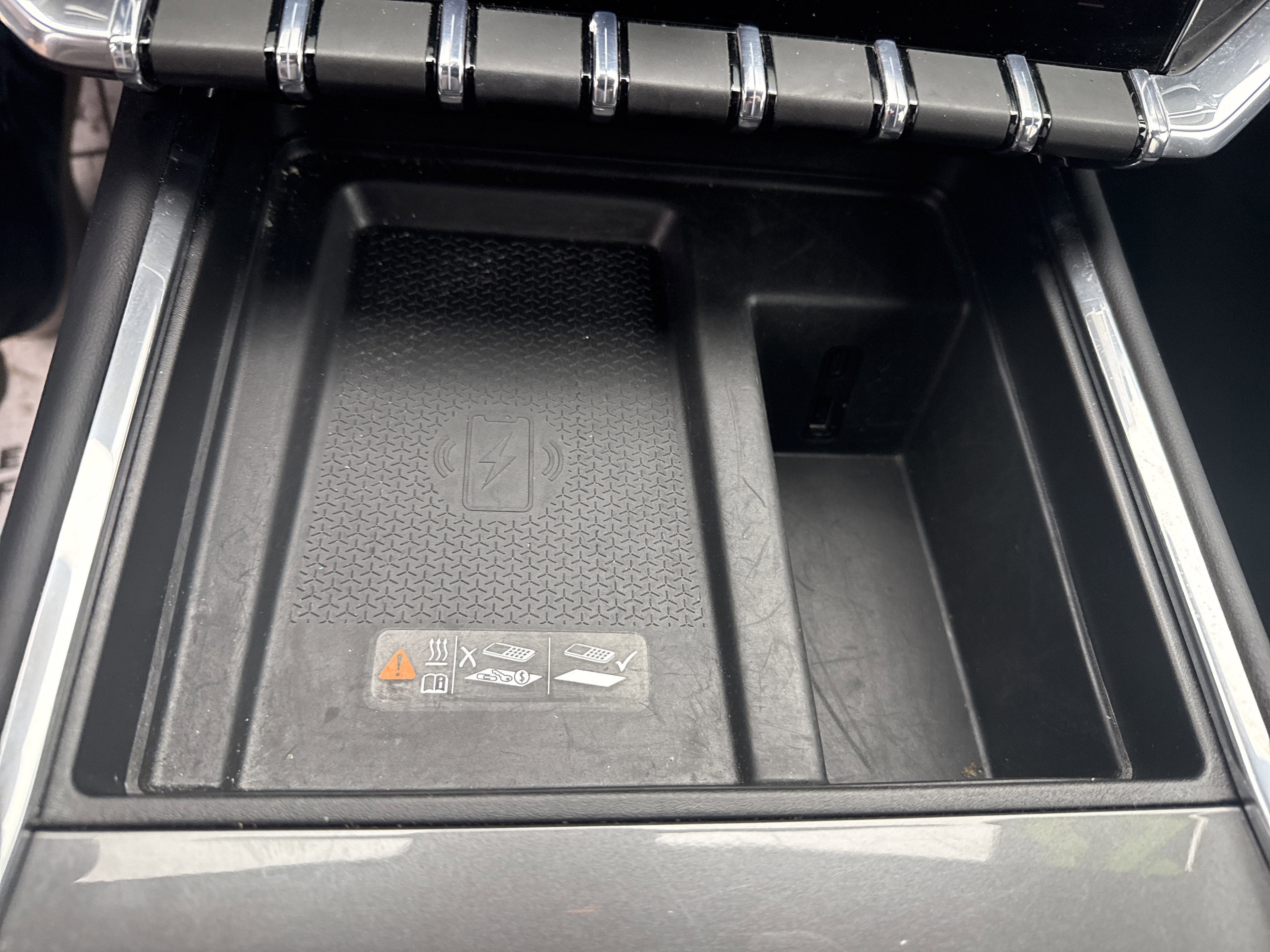 Used 2025 GMC Acadia Elevation image 29