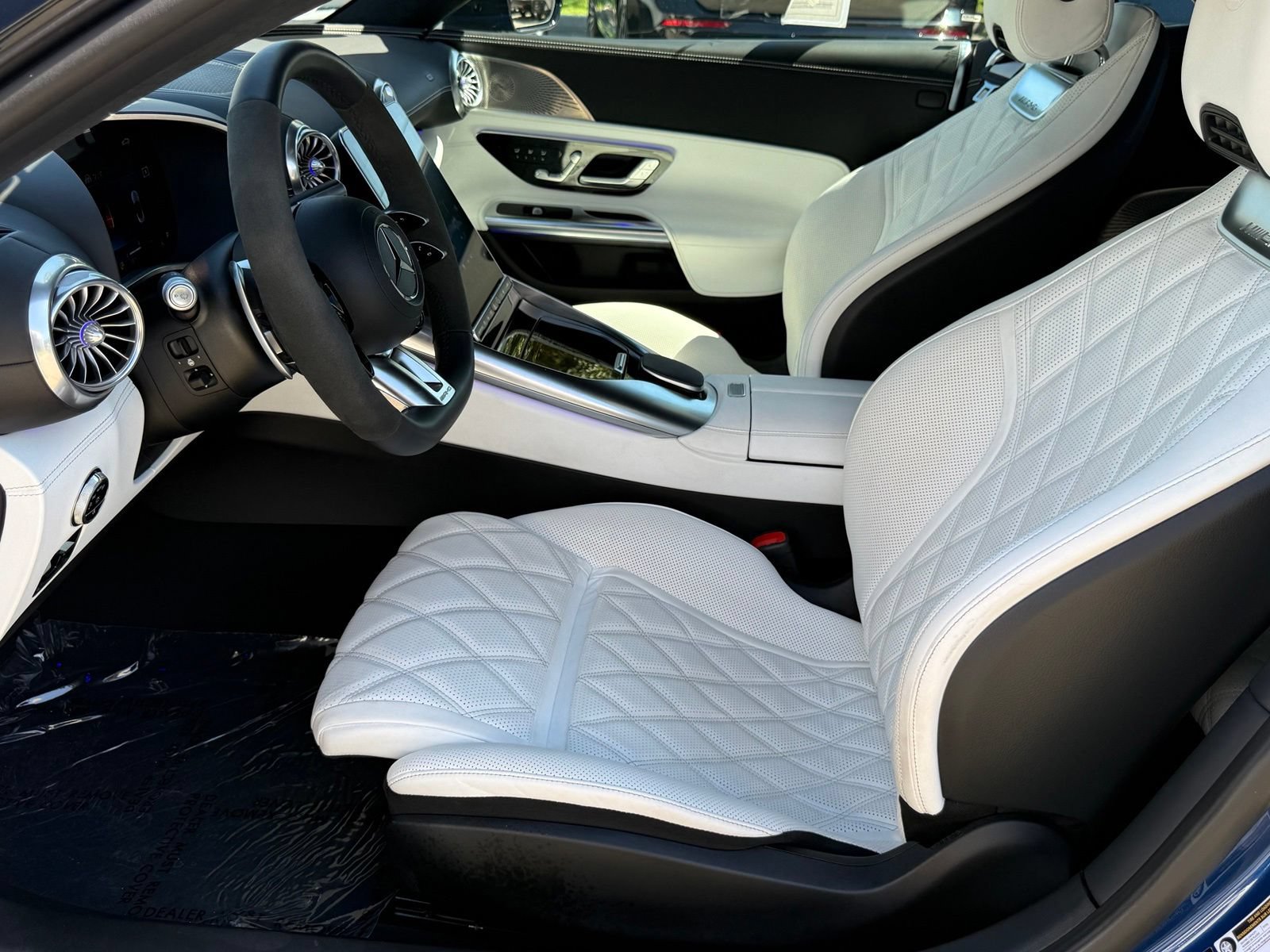 Used 2023 Mercedes-Benz SL 63 AMG 4MATIC image 27