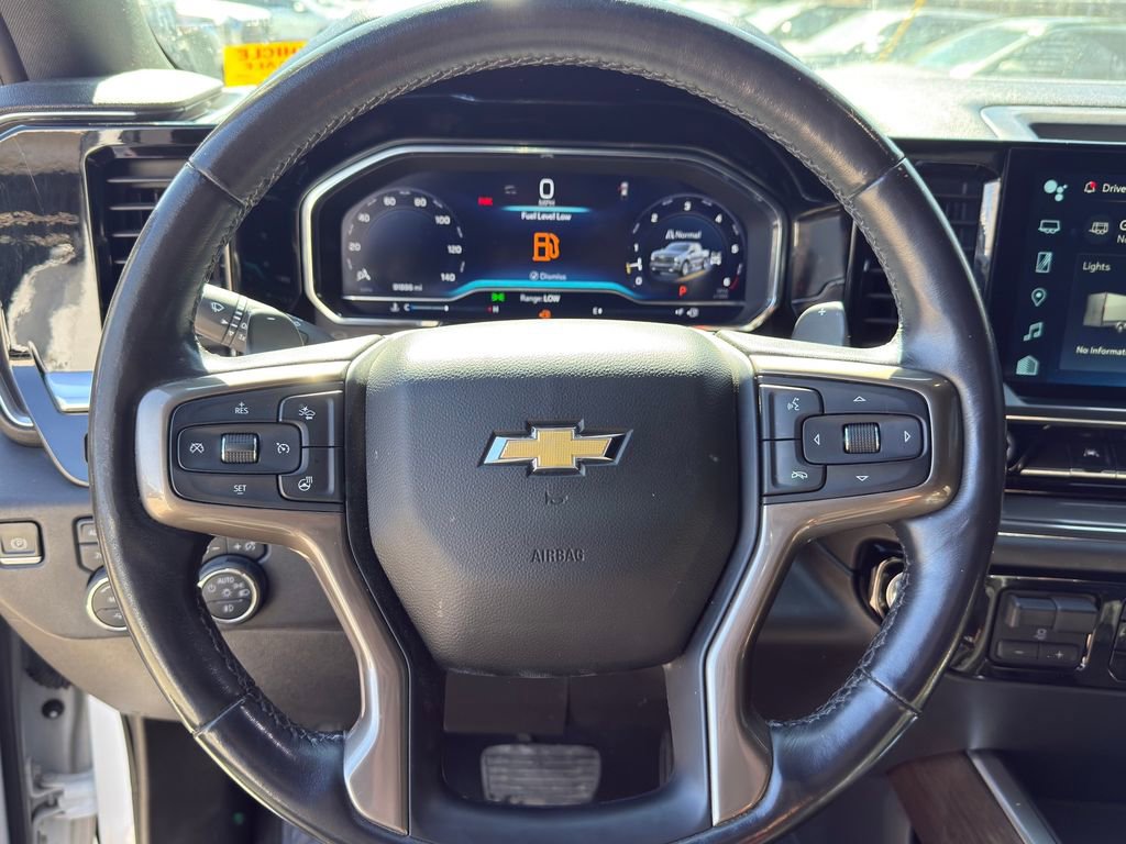 Used 2023 Chevrolet Silverado 1500 High Country w/ Technology Package image 12