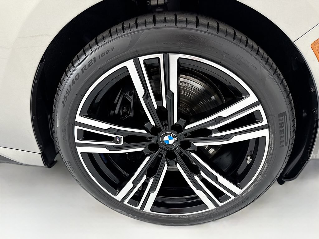 Used 2023 BMW 760i xDrive AWD/4WD image 31