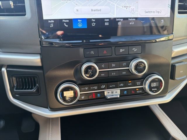 Used 2024 Ford Expedition Max XLT AWD/4WD image 16