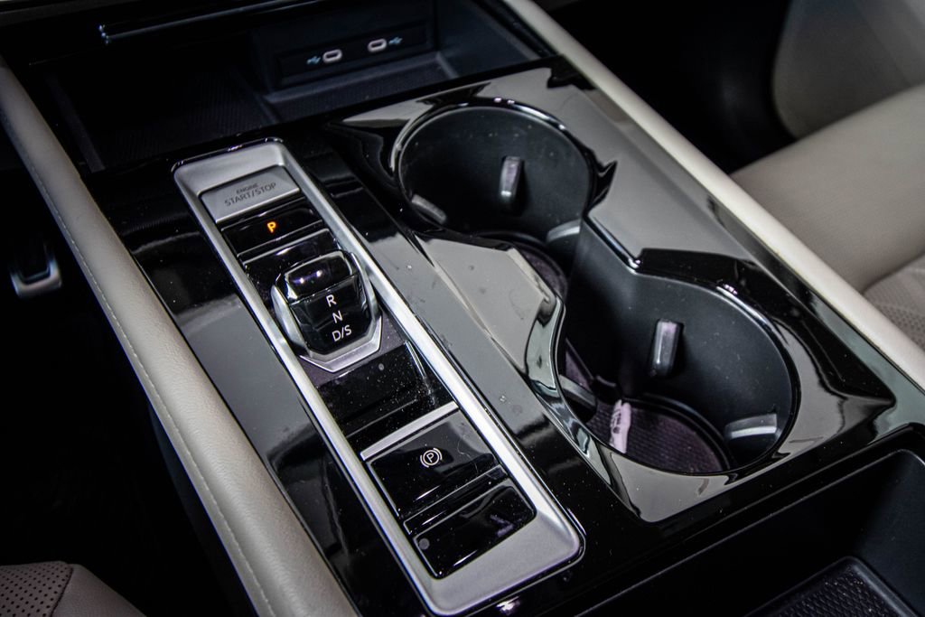 Used 2024 Volkswagen Atlas SEL Premium R-Line image 39