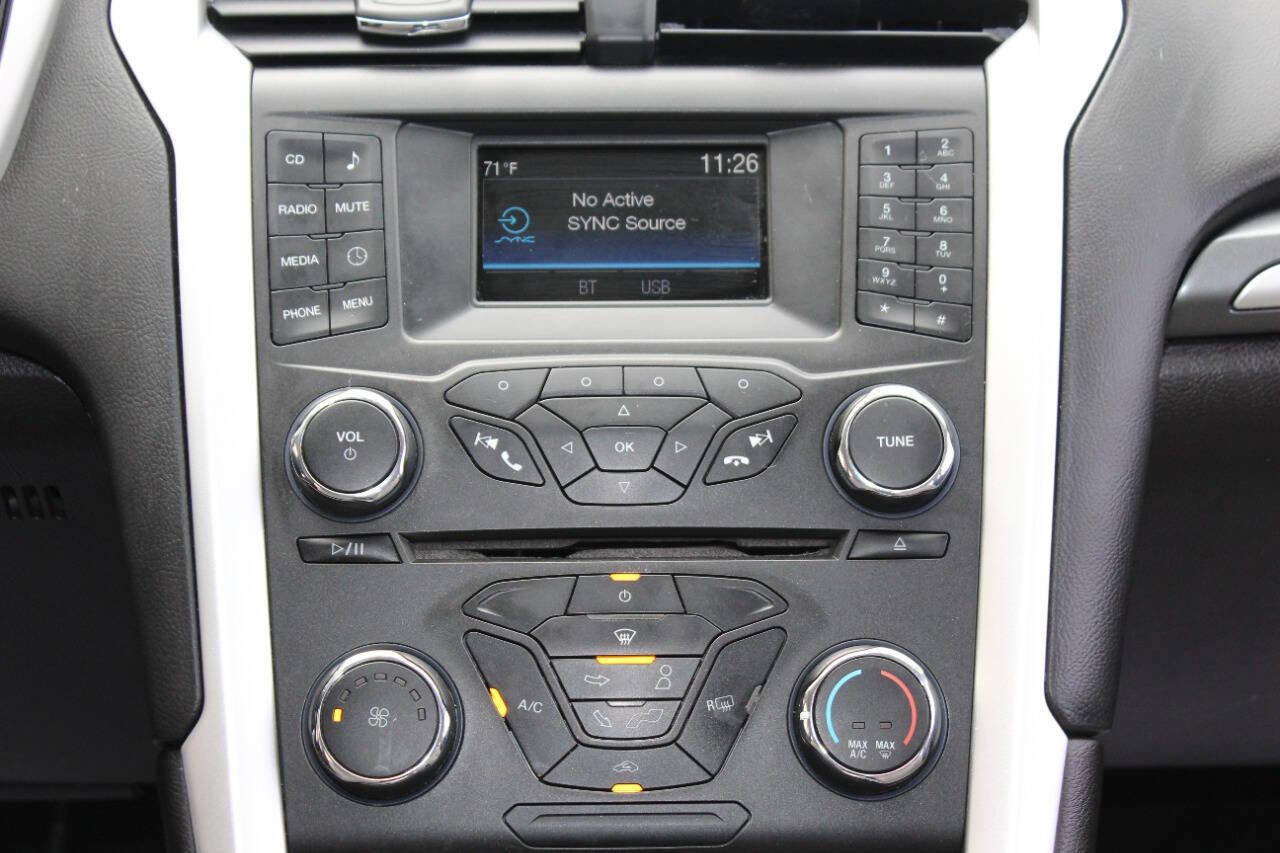 Used 2016 Ford Fusion S FWD image 18