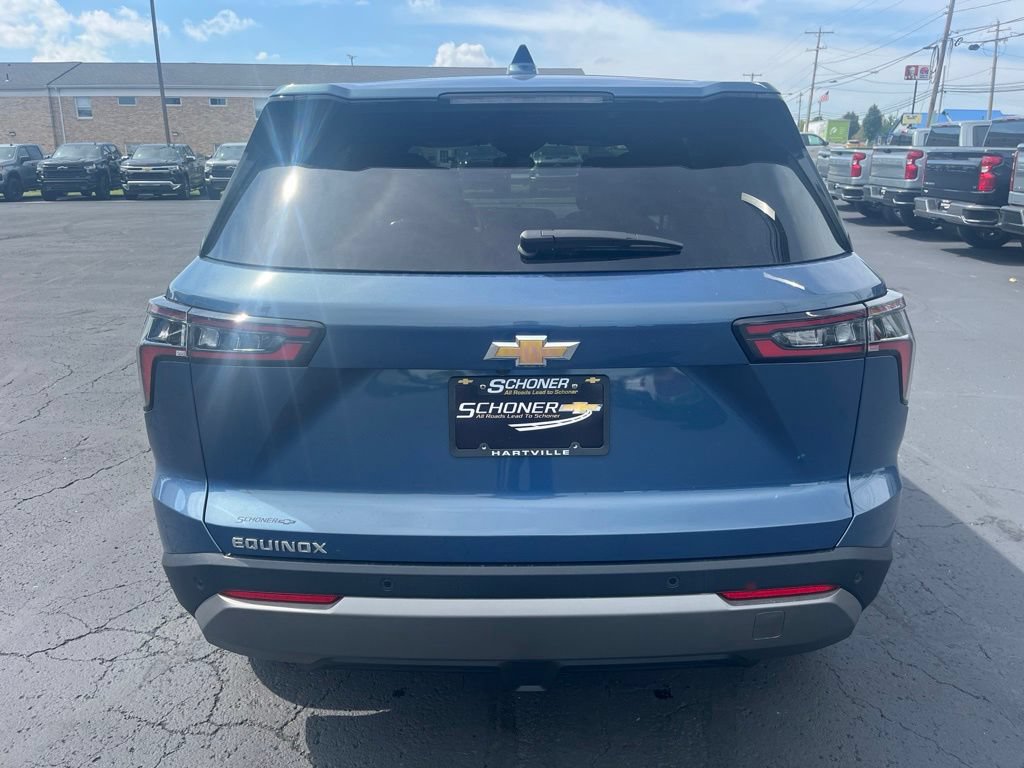 New 2027 Chevrolet Equinox LT FWD image 4