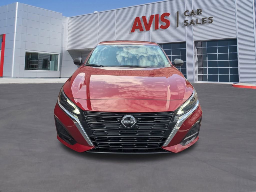 Used 2024 Nissan Altima 2.5 SV image 2