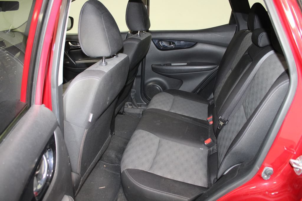 Used 2017 Nissan Rogue Sport SV w/ SV All-Weather Package FWD image 17