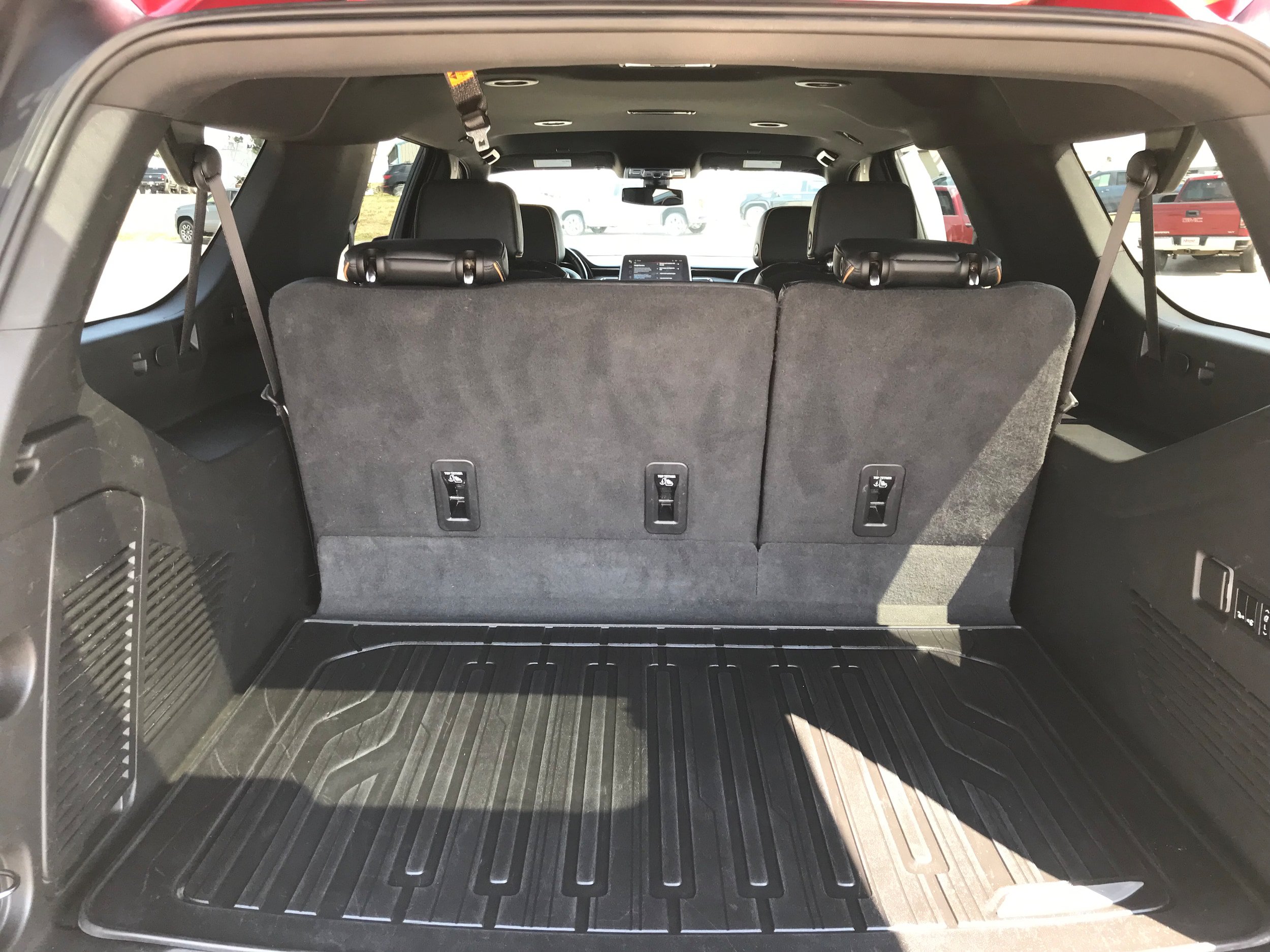 Used 2022 GMC Yukon XL AT4 AWD/4WD image 9