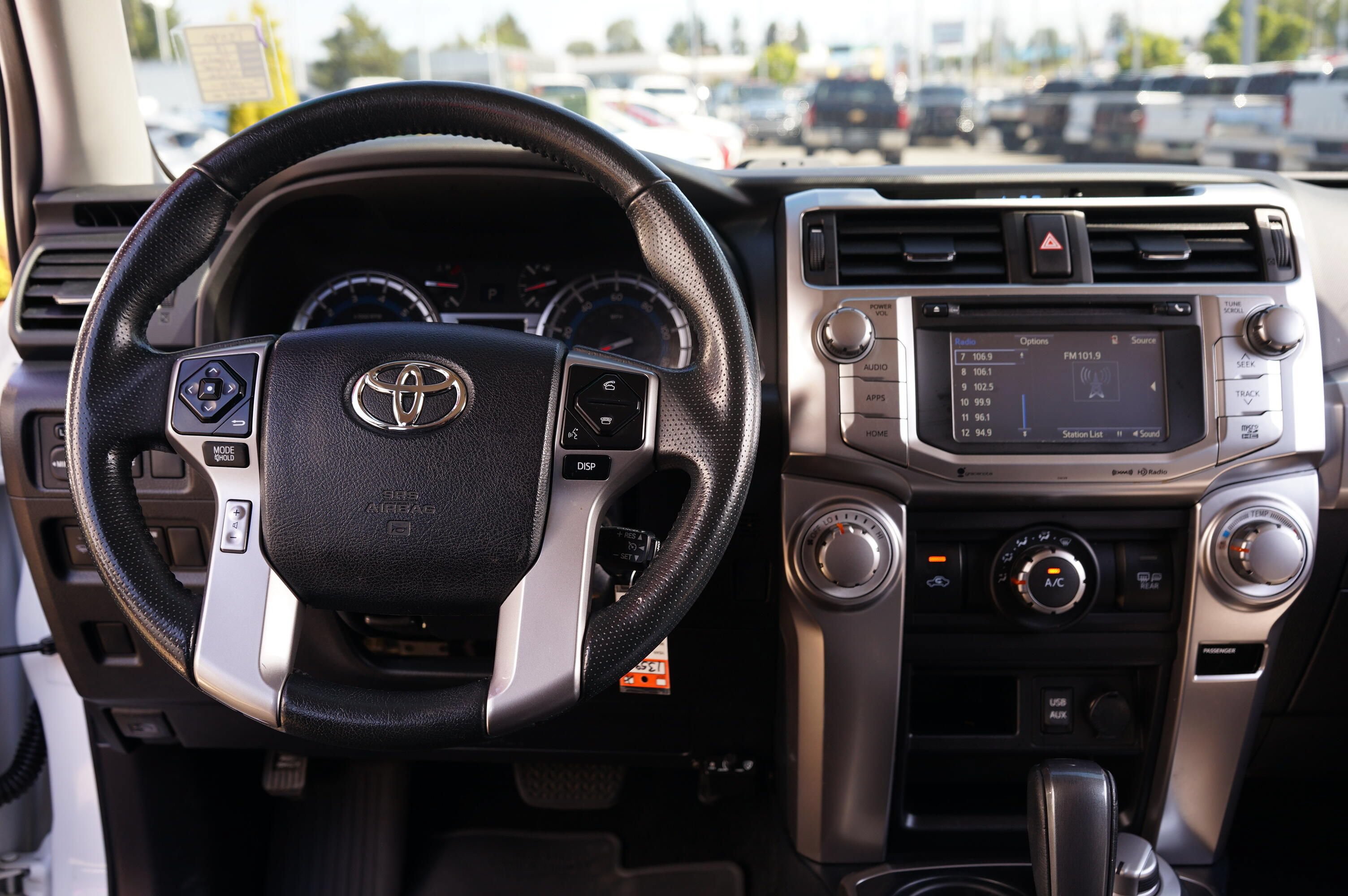 Used 2018 Toyota 4Runner SR5 AWD/4WD image 16